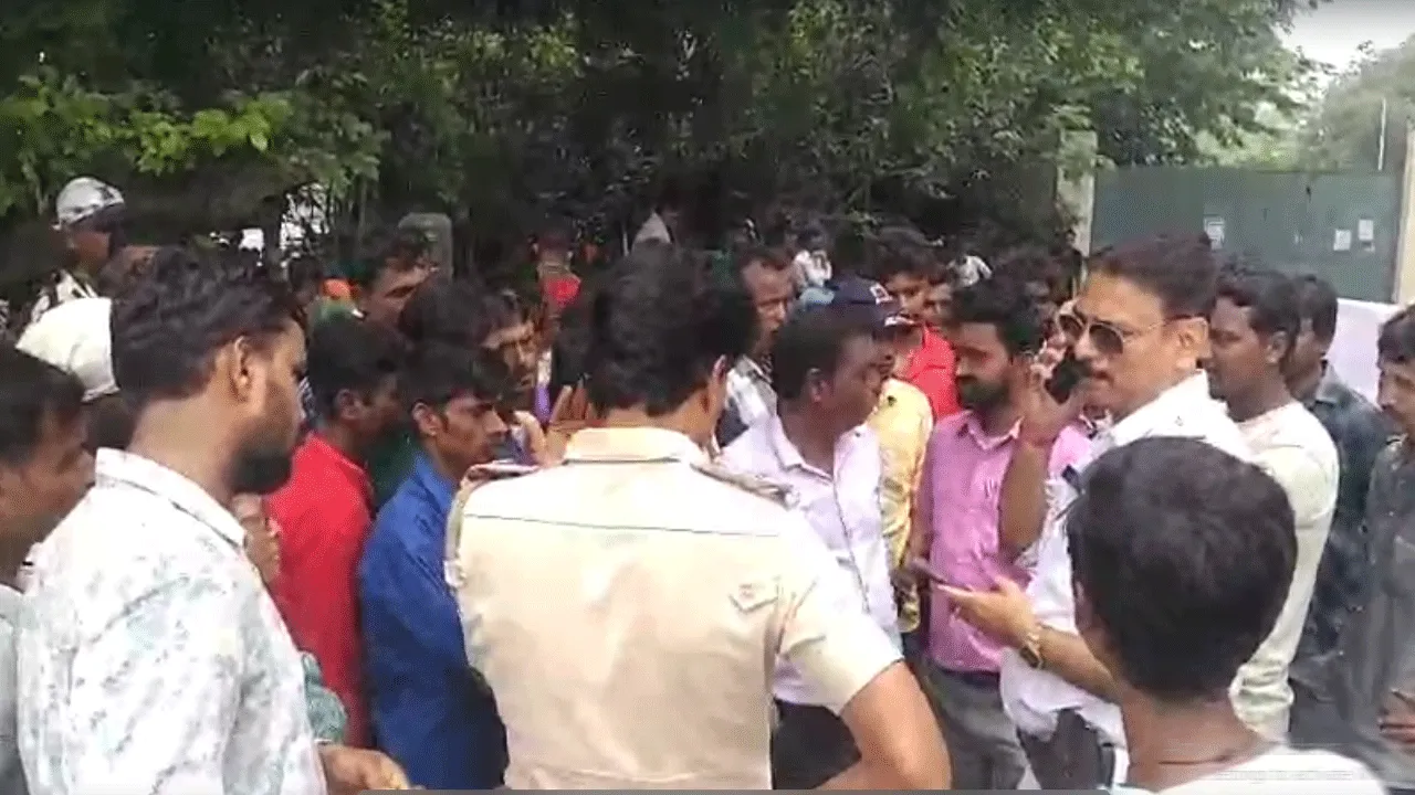 কয়লার বুকে হকের দাবি: চিনাকুড়িতে ক্ষোভের বহ্নিশিখা