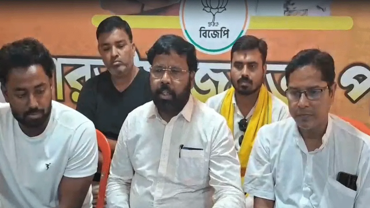আর্থিক দুর্নীতি ও স্বজনপোষণের অভিযোগ, আইনি পদক্ষেপের হুঁশিয়ারি দুর্গাপুর পশ্চিমের বিধায়কের