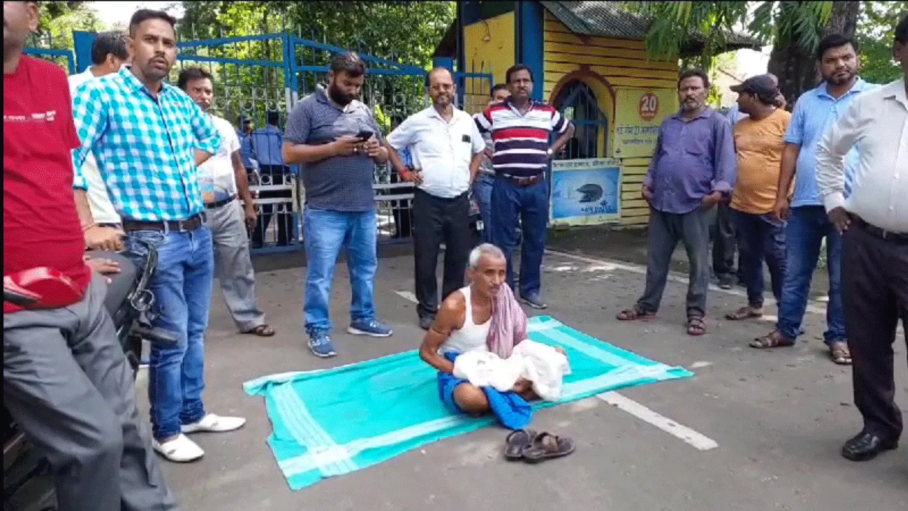 গাফিলতিতে নবজাতকের মৃত্যুর অভিযোগে উত্তেজনা