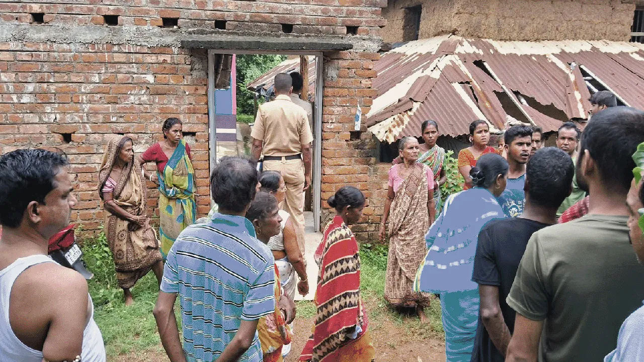অঙ্গনওয়াড়ি কর্মীর রহস্য মৃত্যু, চাঞ্চল্য