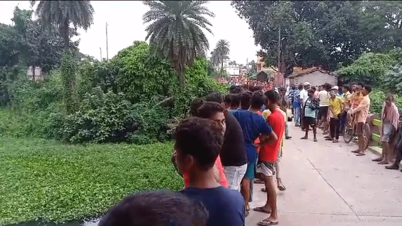 ফের দামোদরে স্নান করতে নেমে তলিয়ে গেল যুবক