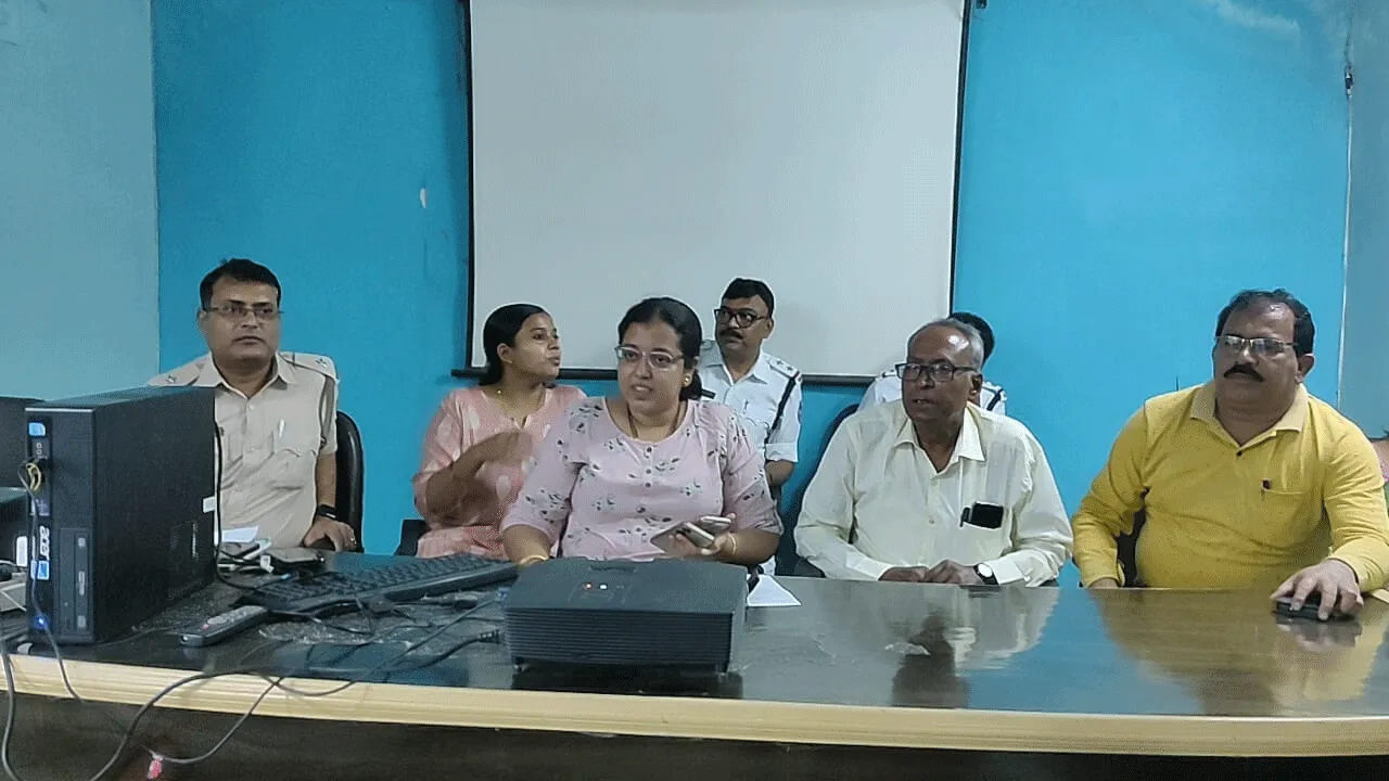 দুর্গাপুজোয় বাজি বিক্রি ও বাজি ফাটানো নিয়ে কড়া প্রশাসনিক পদক্ষেপ