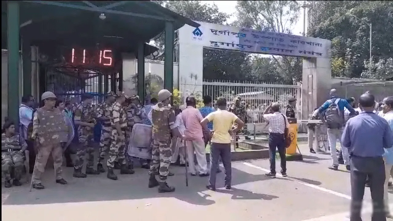 সাতটি শ্রমিক সংগঠনের আন্দোলন ঘিরে ধুন্ধুমার কাণ্ড ডিএসপি কারখানায়