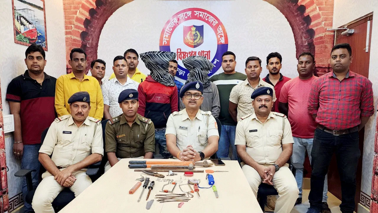 পুলিশি তৎপরতায় হাতেনাতে ধরা পড়ল চোর
