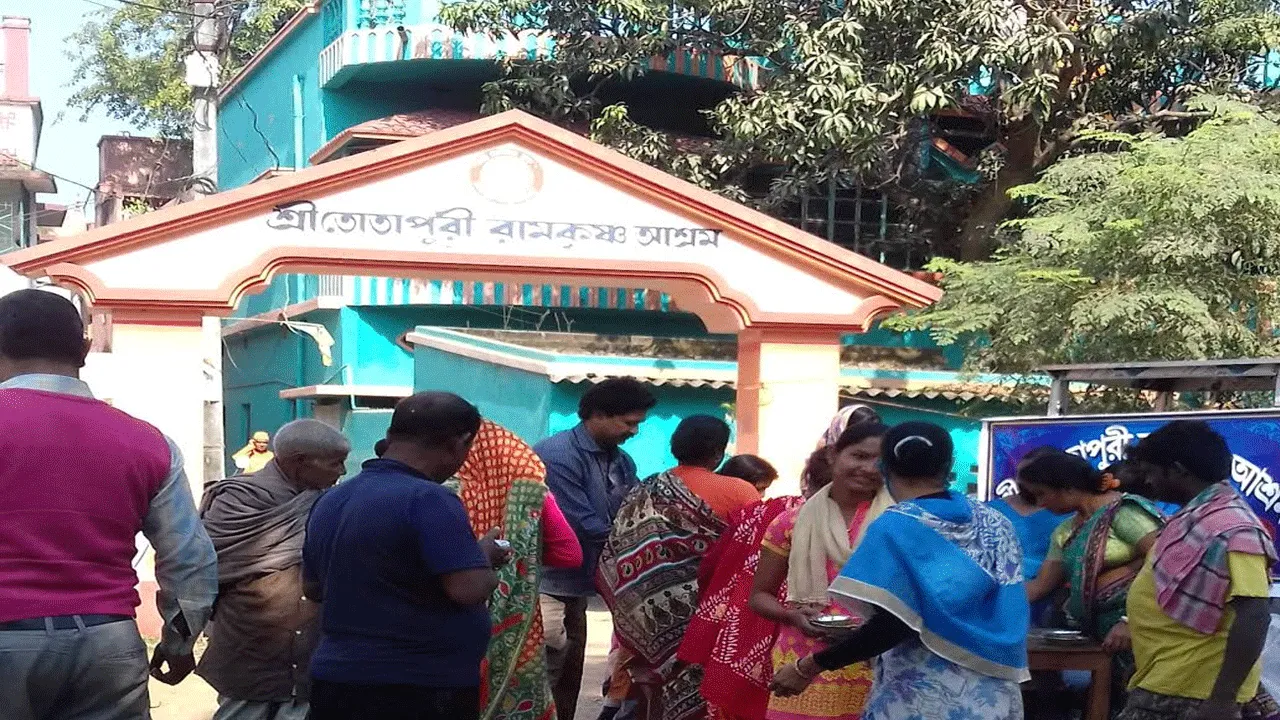 তারকেশ্বর রামকৃষ্ণ তোতাপুরী আশ্রমের কালীপুজো