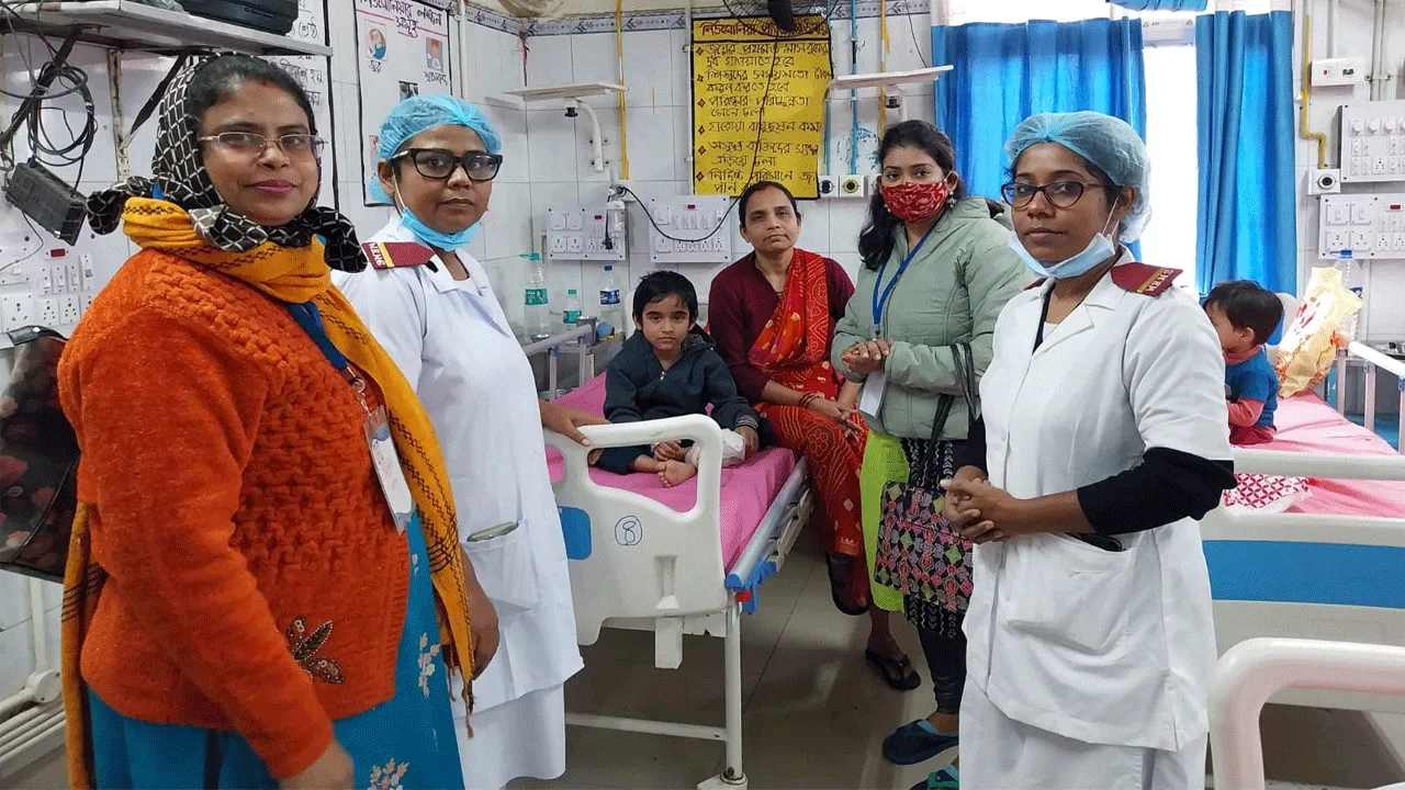 শিশুদের সঙ্গে নিজের জন্মদিন পালন করলেন বিশিষ্ট আইনজীবী
