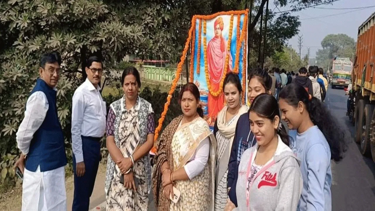গুসকরা পৌরসভার উদ্যোগে স্বচ্ছতা অভিযান