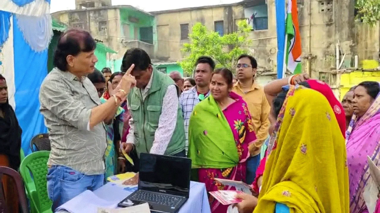 ১০০ দিনের কাজের বকেয়া নাম নথিভুক্তকরণে সহায়তা শিবির