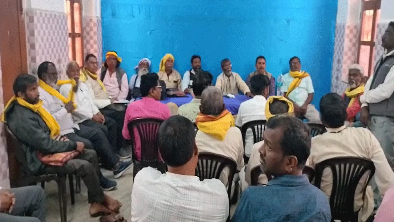 নবান্নের মেলেনি আস্বাস,ফের আন্দোলনের হুশিয়ারি কুড়মি সমাজের