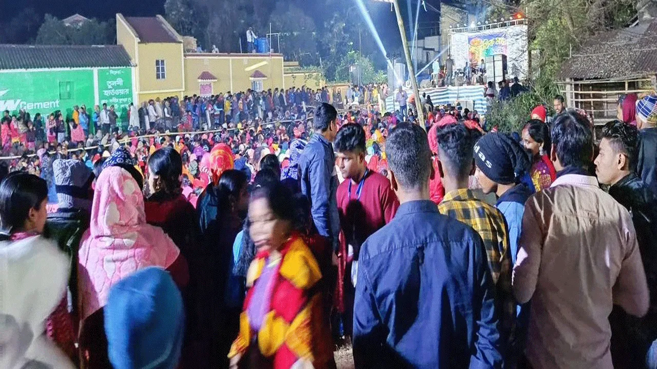 সরস্বতী পুজোয় গানের অনুষ্ঠান বাঁকুড়ায়