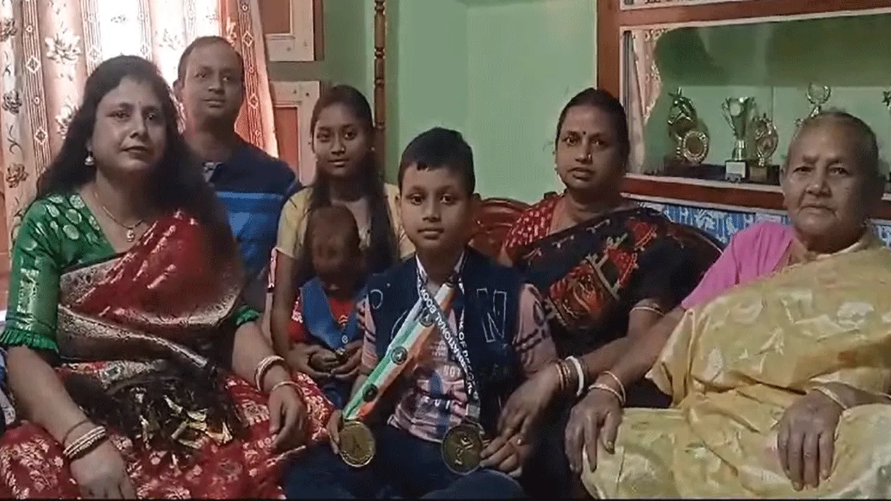 ইন্টারন্যাশনাল ওয়ার্ল্ড বুক অফ রেকর্ড ও ইন্ডিয়ান বুক অফ রেকর্ডে স্থান বাঁকুড়ার অঙ্কুশের