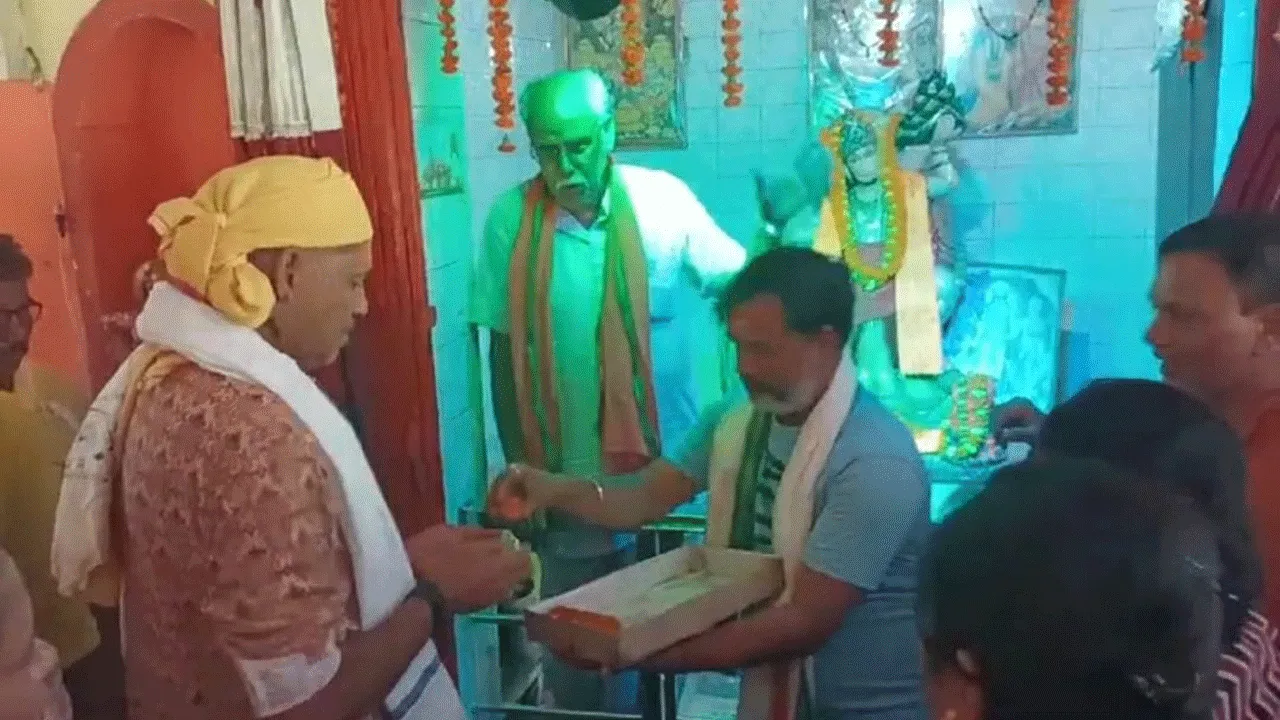 “পাগলে কিনা বলে, আর ছাগলে কি না খায়” মন্তব্য কীর্তি আজাদ