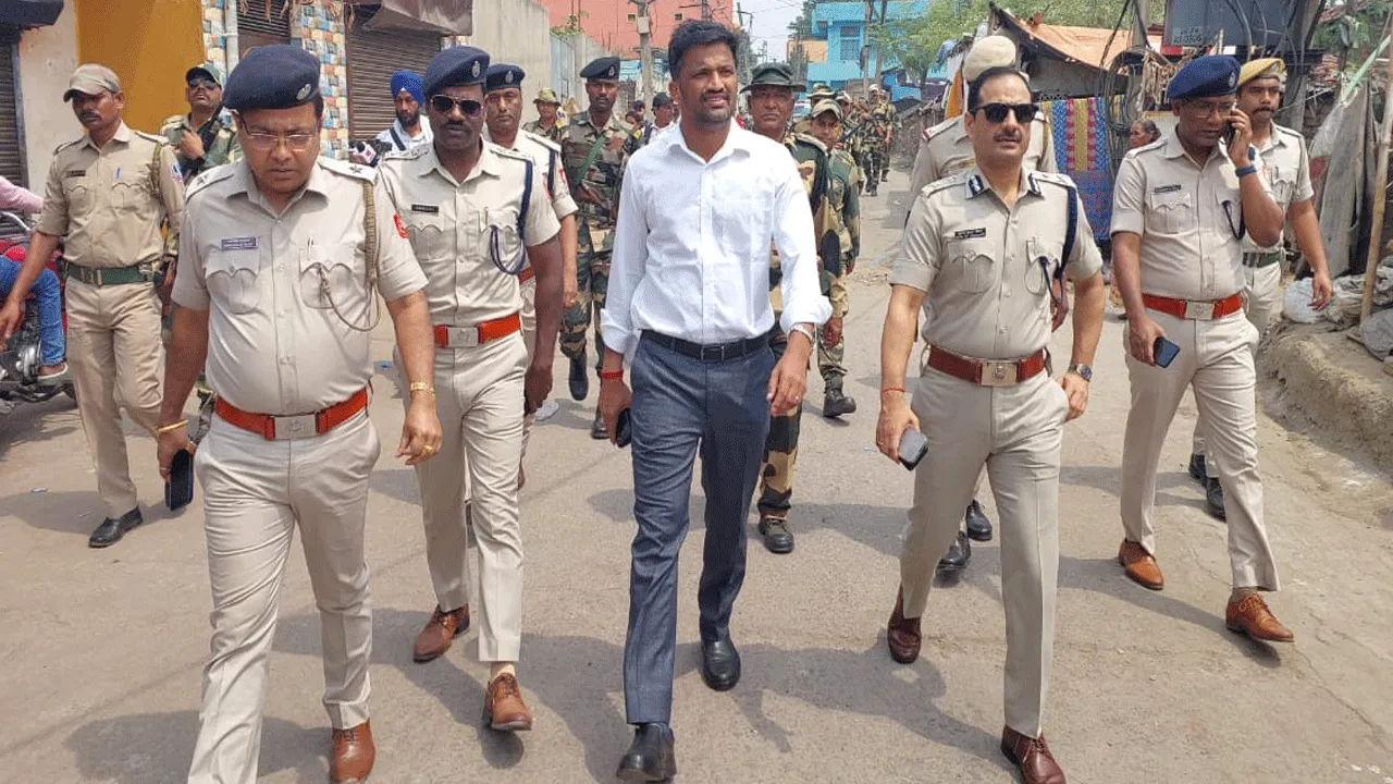 এরিয়া ডোমিনেশন ও রুট মার্চে ডিএম এবং সিপি