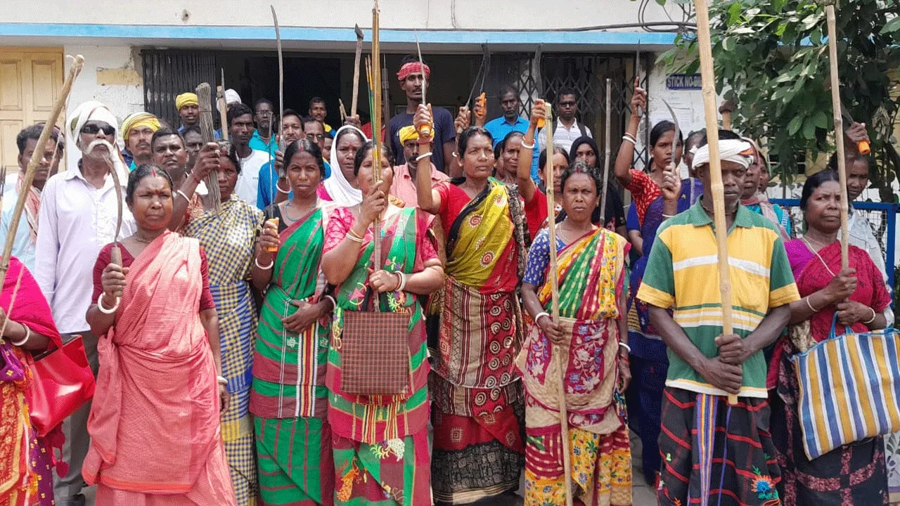 ধর্মস্থান অপবিত্র করণ – আদিবাসীদের বিক্ষোভে উত্তাল মেমারি
