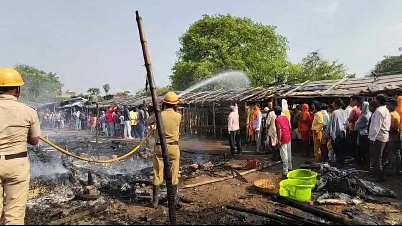 ভয়াবহ অগ্নিকাণ্ড পুড়ে ছাই ৪৫ টি দোকান