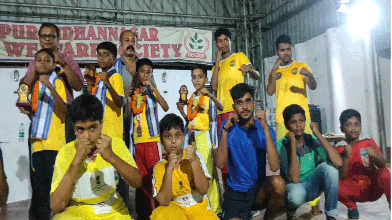 রাজ্যস্তরের কিক-বক্সিং প্রতিযোগিতায় পদকজয়ীদের সম্বর্ধনা