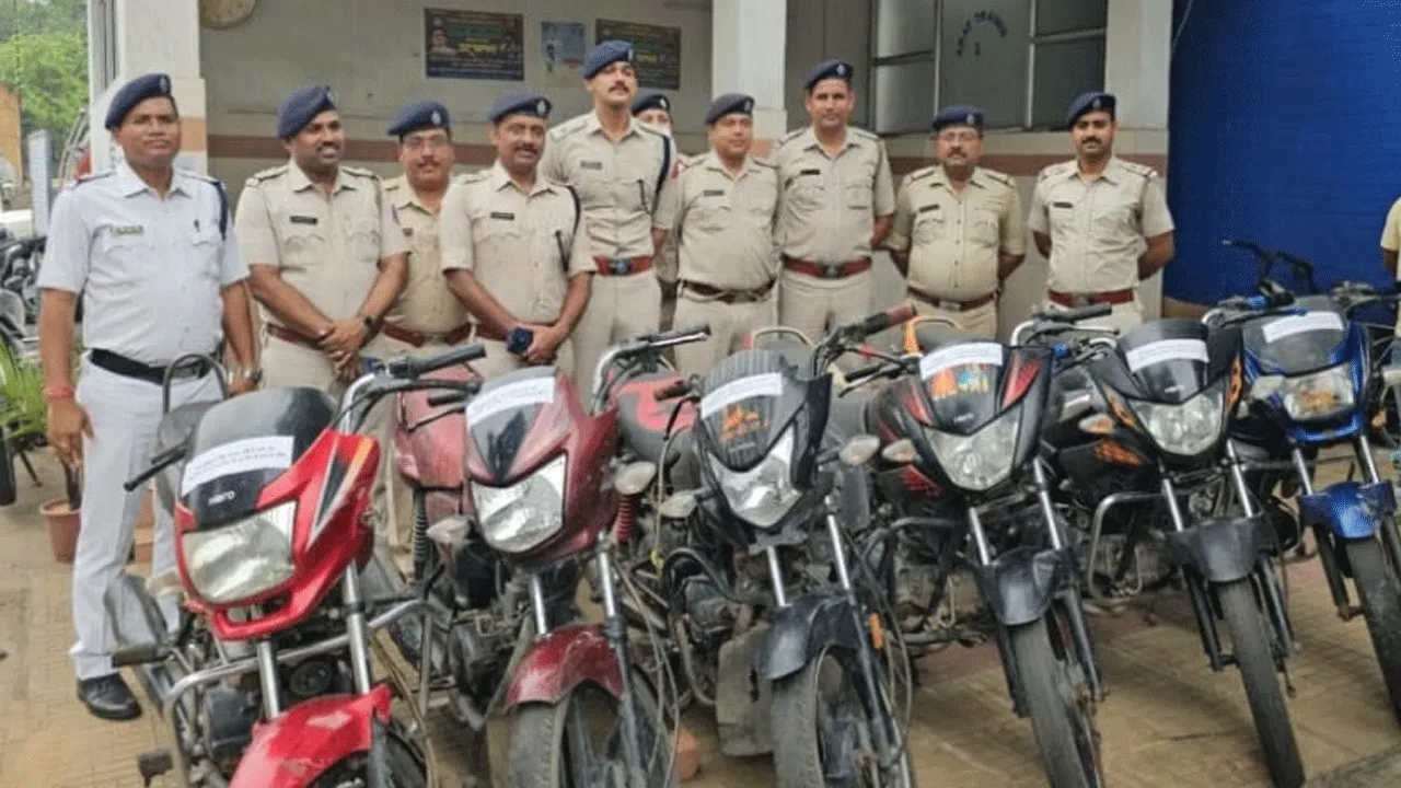 দুর্গাপুর থানার সাফল্য একাধিক চোরাই মোটরবাইক উদ্ধার, গ্রেফতার ১