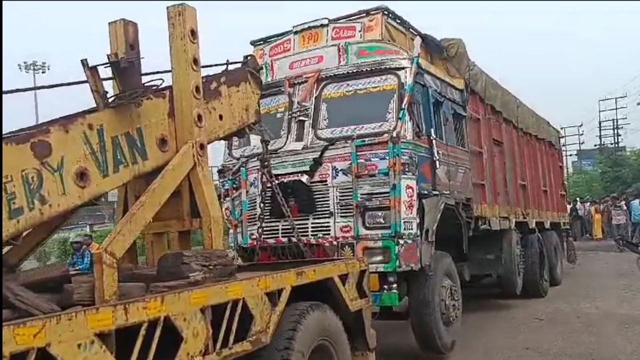 অবৈধ কয়লা গাড়ির ধাক্কায় মৃত ব্য়ক্তি