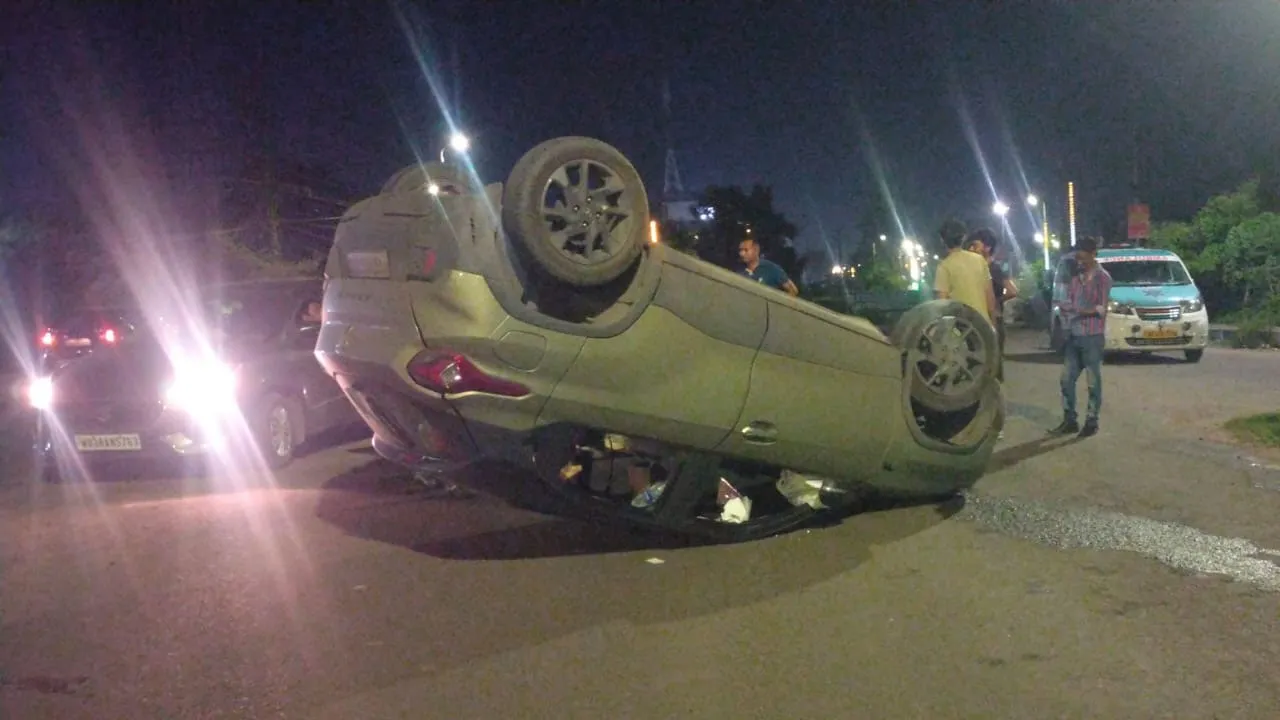 অল্পের জন্য রক্ষা ইএসআই হাসপাতালের চিকিৎসকের