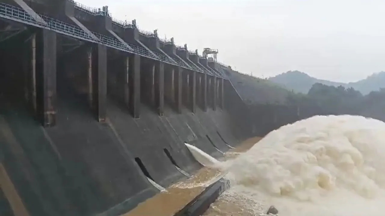 মাইথন ও পাঞ্চেত থেকে জল ছাড়ার পরিমাণ বাড়ালো ডিভিসি