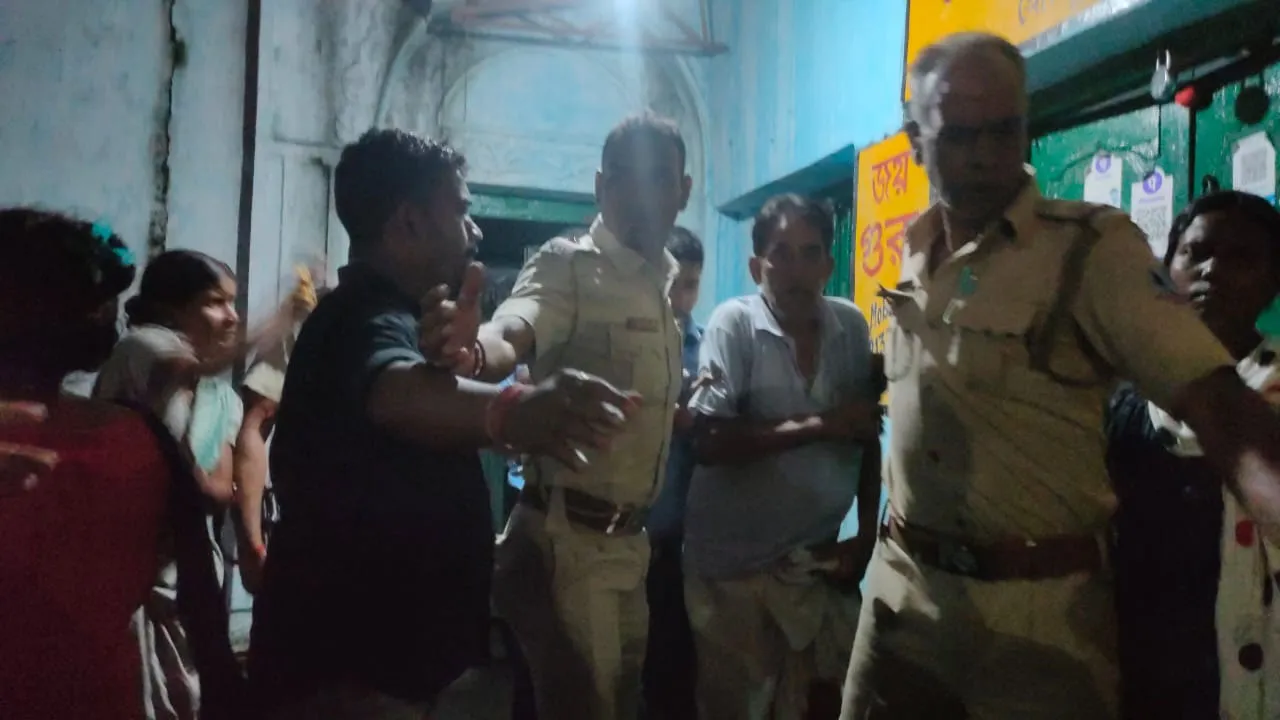 প্রৌঢ়ের বিরুদ্ধে নাবালিকার শ্লীলতাহানির অভিযোগ