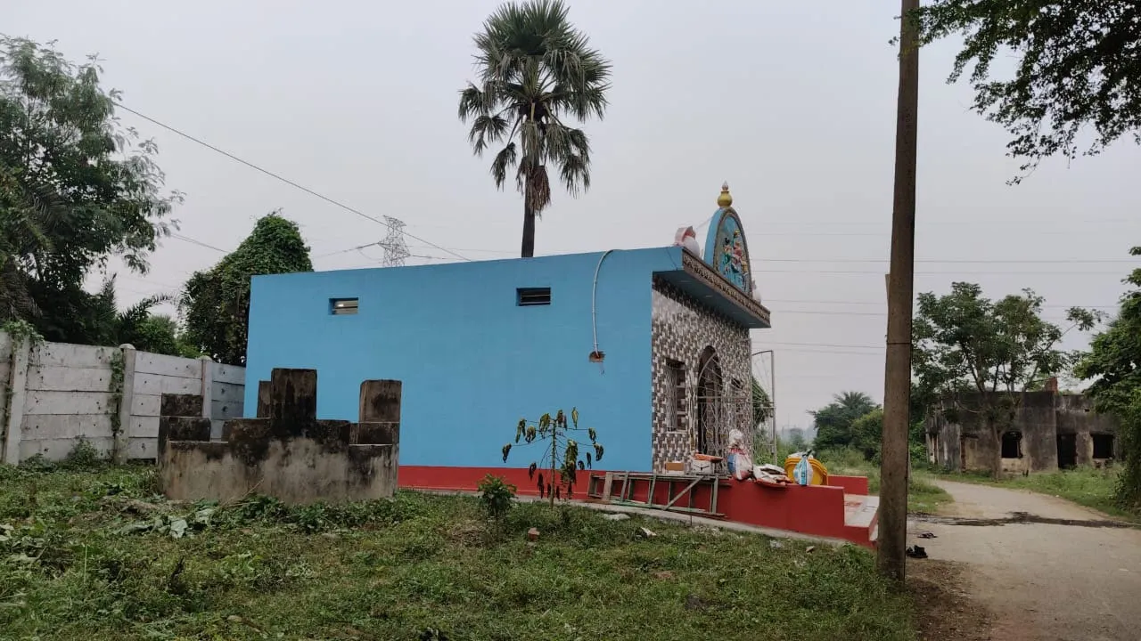 ভুতুরে গ্রাম লক্ষ্মী পুজোর দিন জেগে ওঠে