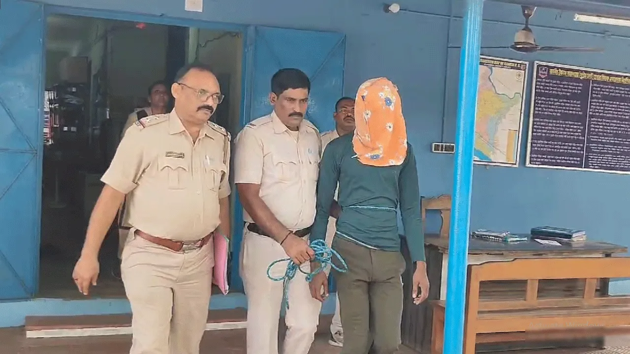 কাঁকসায় দেহ উদ্ধারের ঘটনা, জোড়া চপ্পল ধরিয়ে দিল খুনিকে