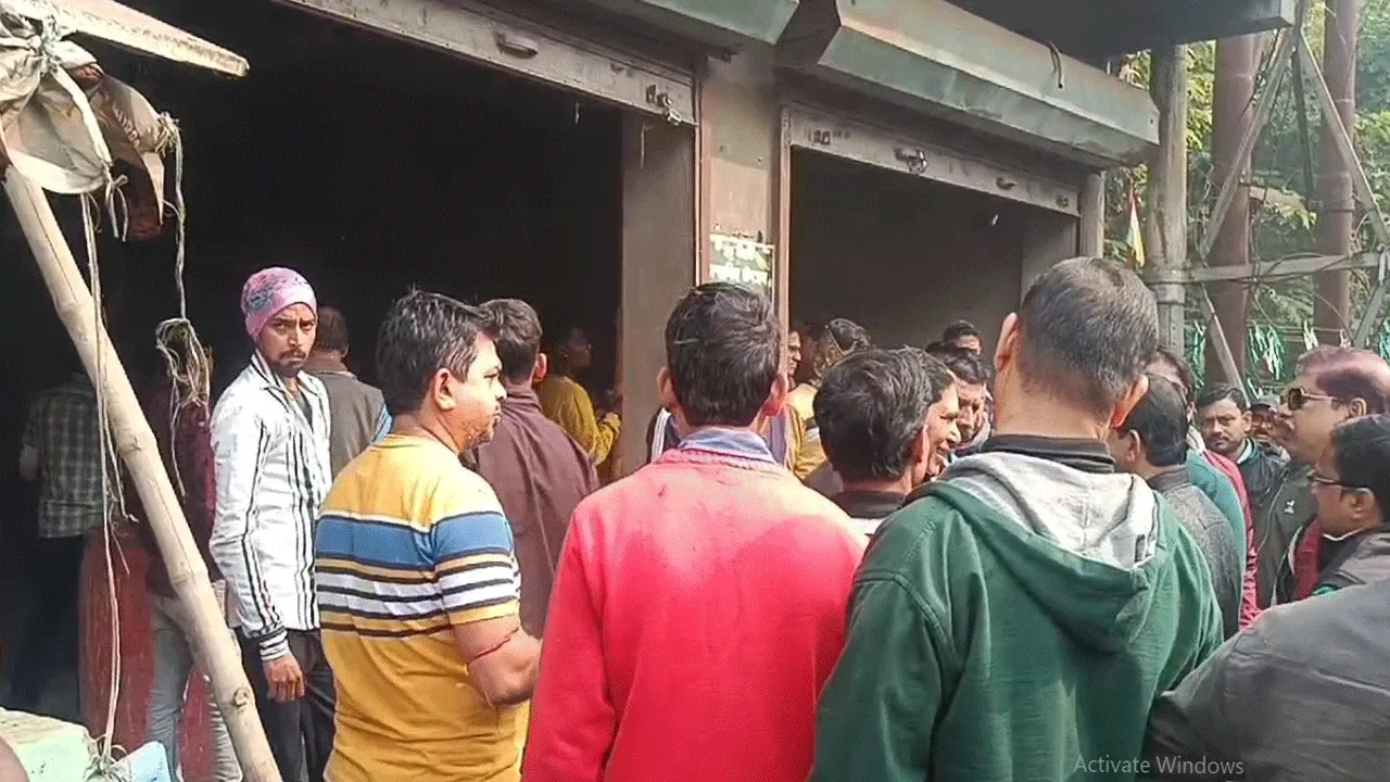 তৃণমূল নেতার দাদাগিরি! রুখে দাঁড়াল তৃণমূল পরিচালিত পুরবোর্ড