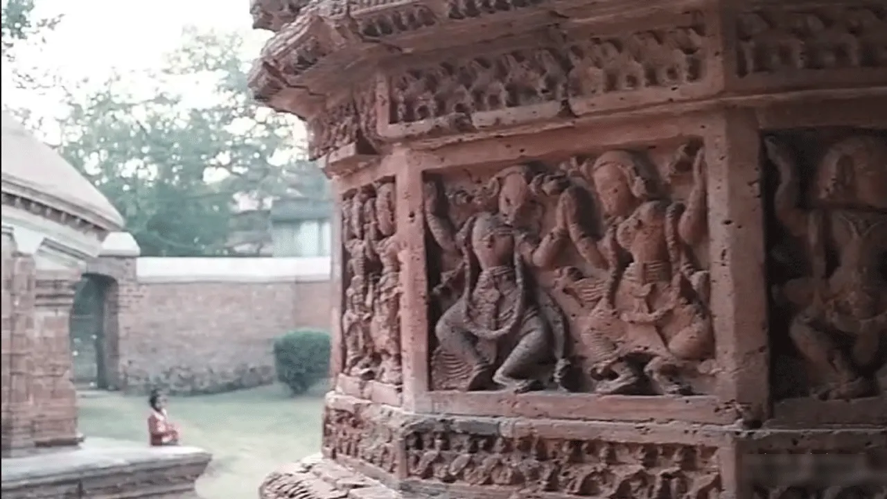 কামান দেগে নগর রক্ষা করেছিলেন, ঘুরে আসুন সেই নগর দেবতার মন্দির