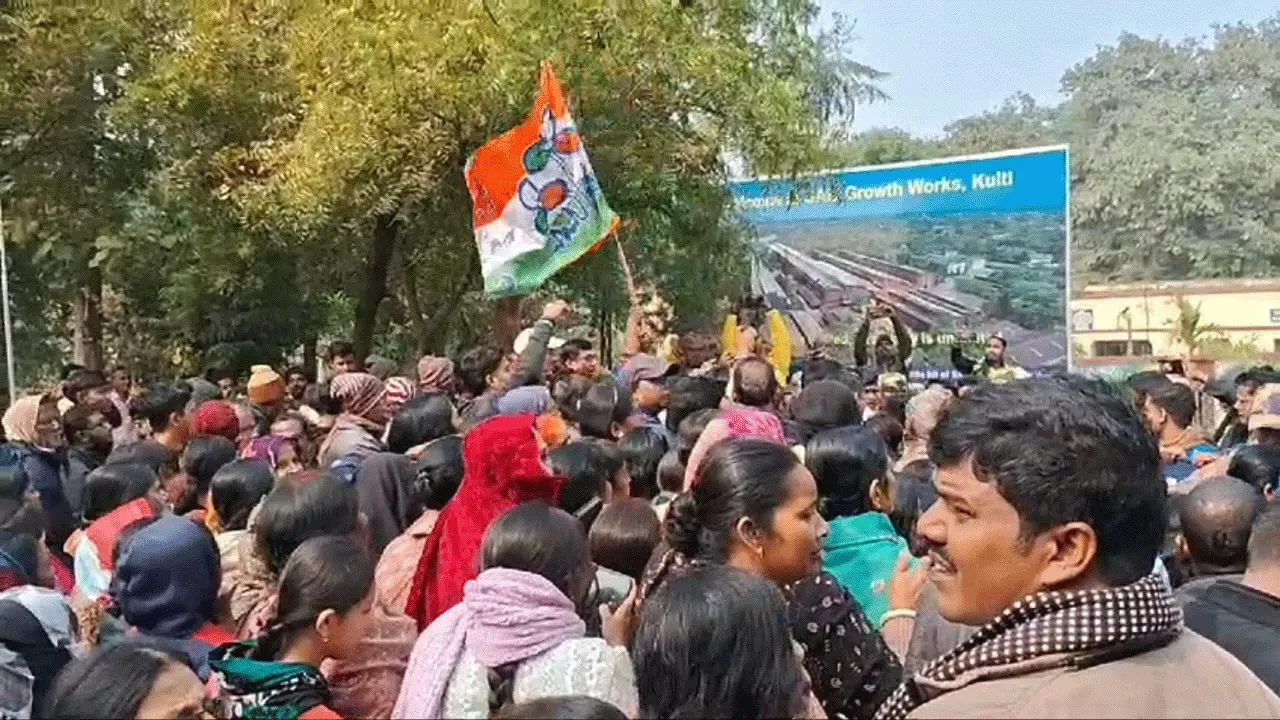 পানীয় জলের দাবিতে আসানসোলে বিক্ষোভ