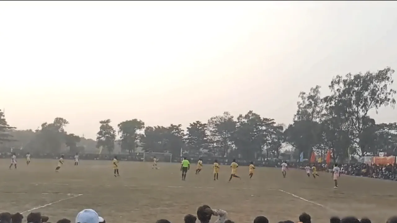 টান টান উত্তেজনার মধ্যে অনুষ্ঠিত হল দুর্লভপুর তারা মা চ্যালেঞ্জ ট্রফির ফাইনাল খেলা