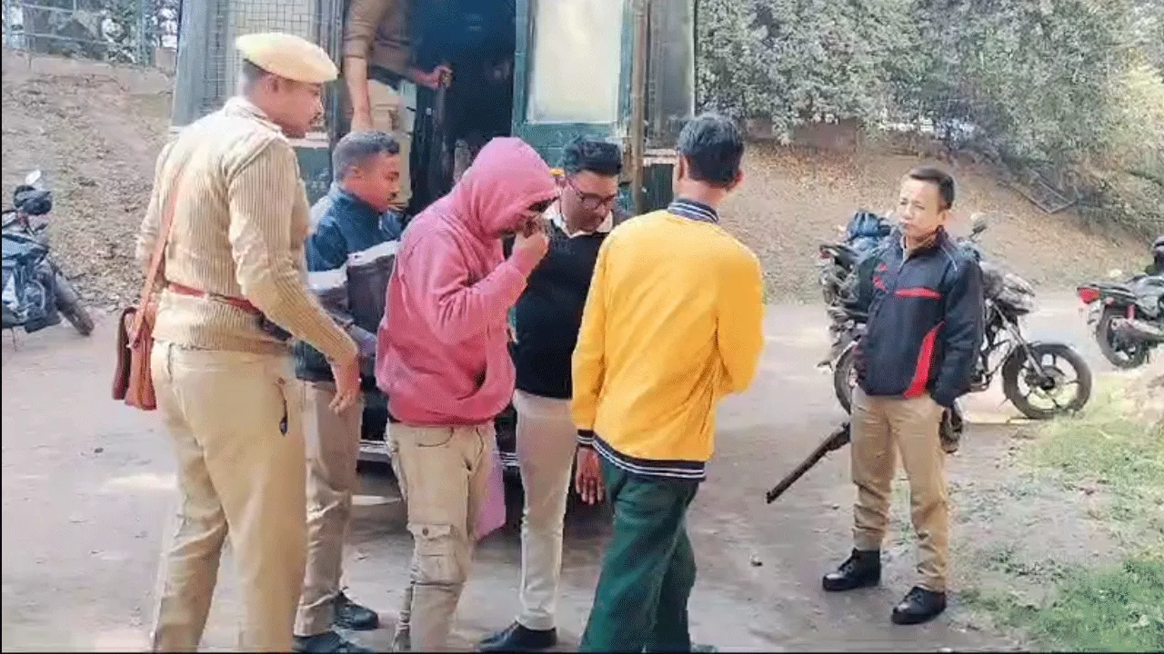 মুর্শিদাবাদের কান্দি জেলের ৭ আসামীকে দুর্গাপুর আদালতে পেশ করল পুলিশ