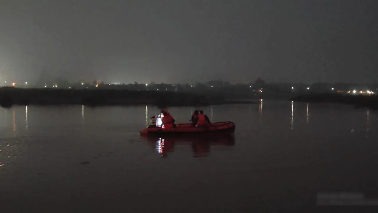 অজয় নদে মকর স্নান করতে নেমে তলিয়ে গেল দুর্গাপুরের দুই কিশোর