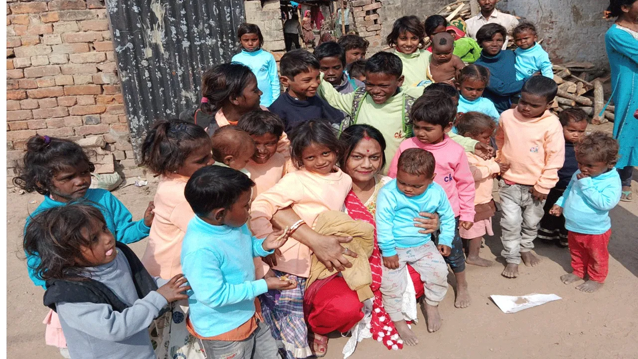 অসহায় শিশুদের পাশে নদীয়ার সমাজসেবী
