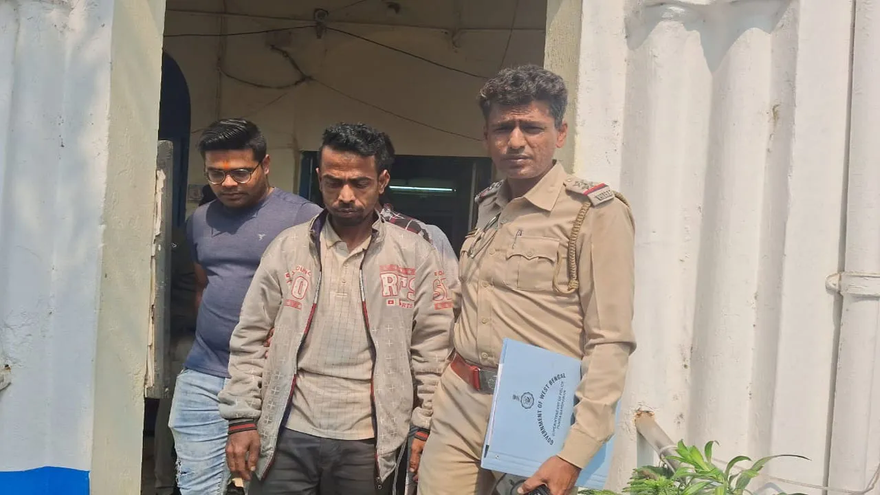 বর্ধমানে ধৃত আওয়ামী লিগ সমর্থক, অনুপ্রবেশে সাহায্য করায় ধৃত আরও ২