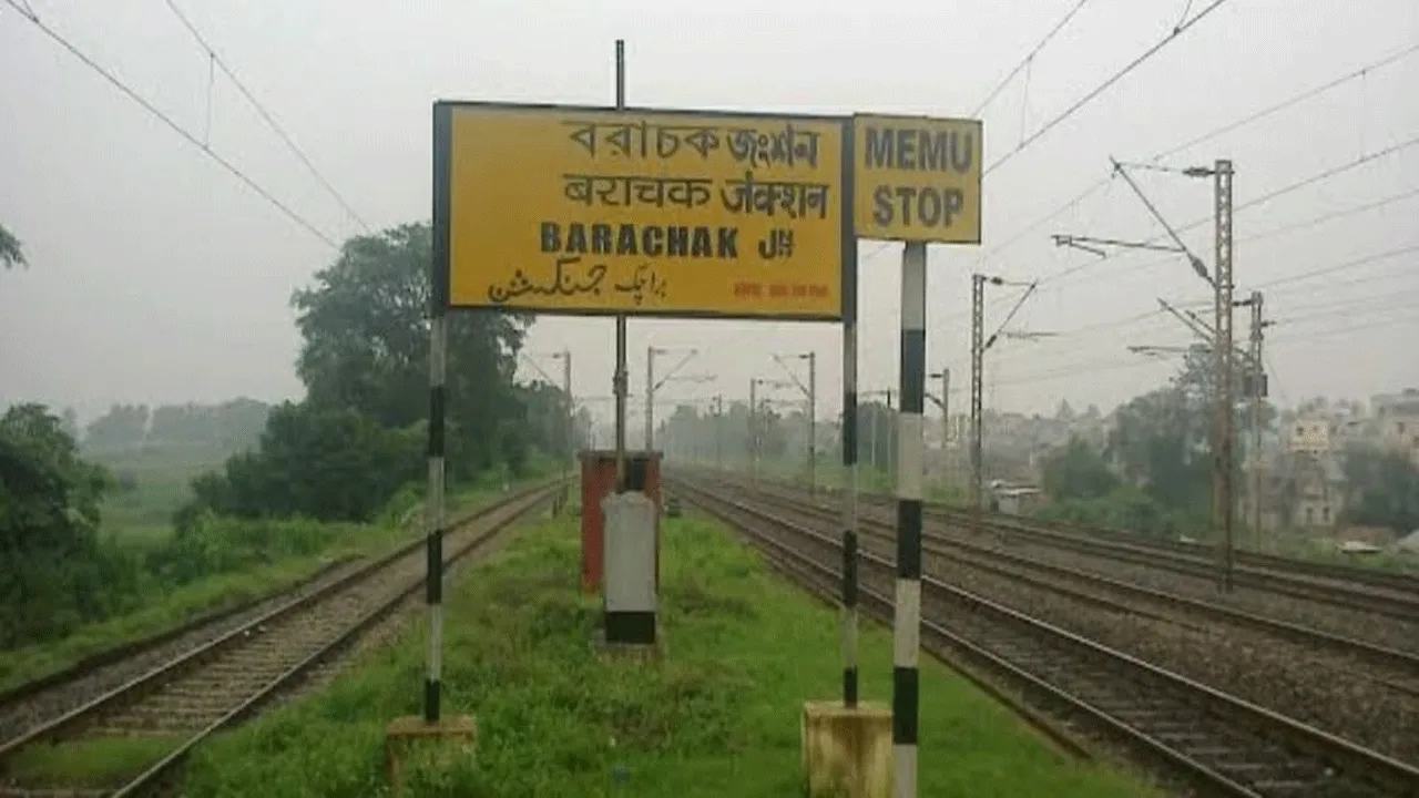 আসানসোলে চলন্ত ট্রেন থেকে পড়ে মৃত্যু যুবকের