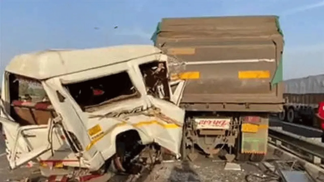 ঘুরতে গিয়ে দুর্ঘটনায় প্রাণ গেল পরিবারের সকলের