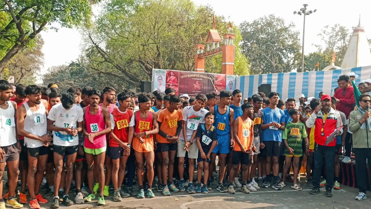 উৎসাহ ও উদ্দীপনার মধ্য দিয়ে অনুষ্ঠিত হলো দশম বার্নপুর রোড রেস