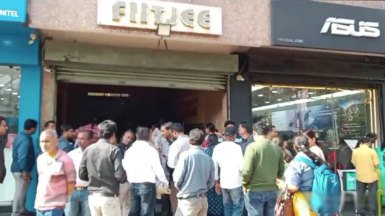 সারা দেশের পাশাপাশি দুর্গাপুরেও বন্ধ ফিটজি সেন্টার, বিক্ষোভ অভিভাবক ও পড়ুয়াদের