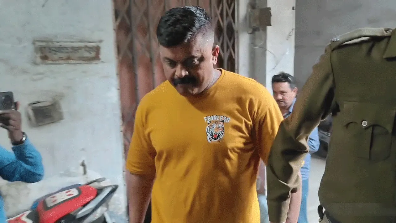 দুর্গাপুরে মেডিক্যাল কলেজে ভর্তির নামে কোটি কোটি প্রতারণা, কলকাতা থেকে ধৃত ১