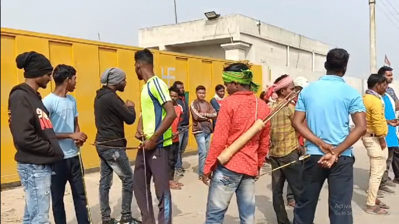 কুপ্রস্তাবে রাজি না হওয়ায় আদিবাসী মহিলা শ্রমিকদের কাজ থেকে বহিষ্কারের অভিযোগ