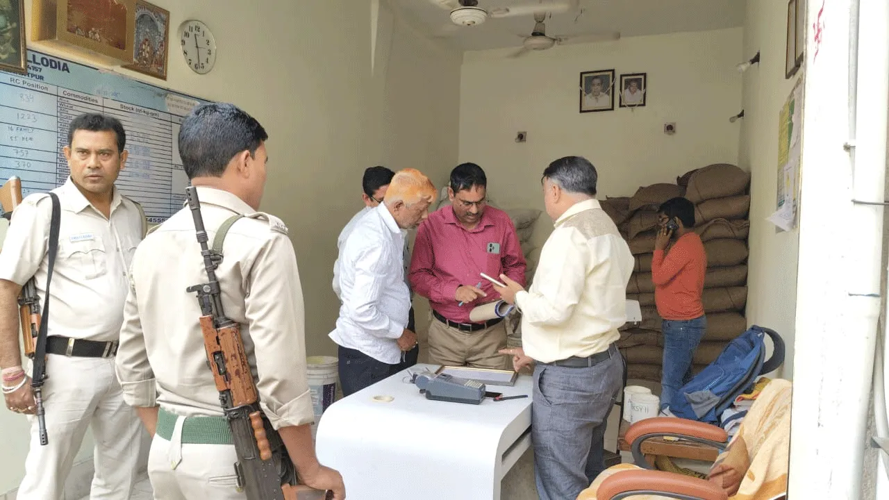 কুলটির বাজারে লিগ্যাল মেট্রোলজি দপ্তরের অভিযান