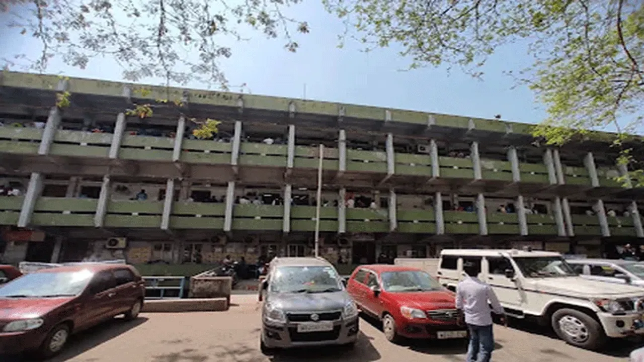 দুর্গাপুরে জমে উঠেছে ভোটের খেলা