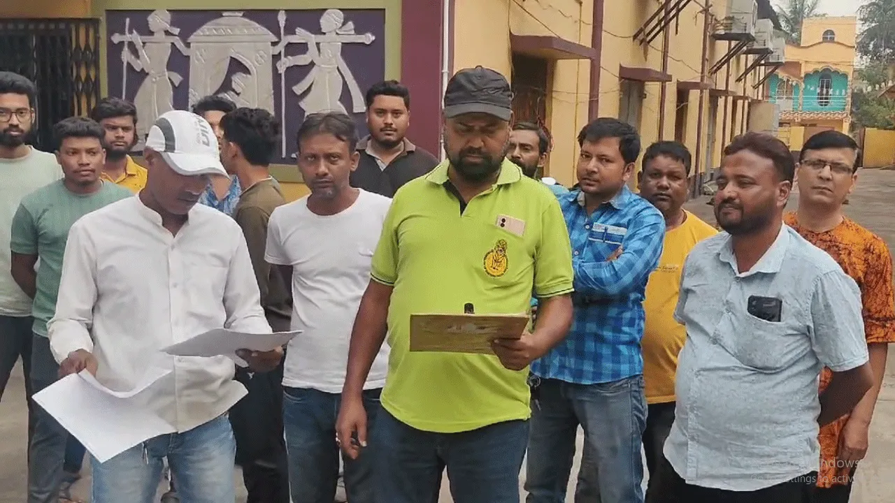 দুর্গাপুরে তৃণমূল শ্রমিক নেতার বিরুদ্ধে আর্থিক প্রতারণার অভিযোগ দায়ের