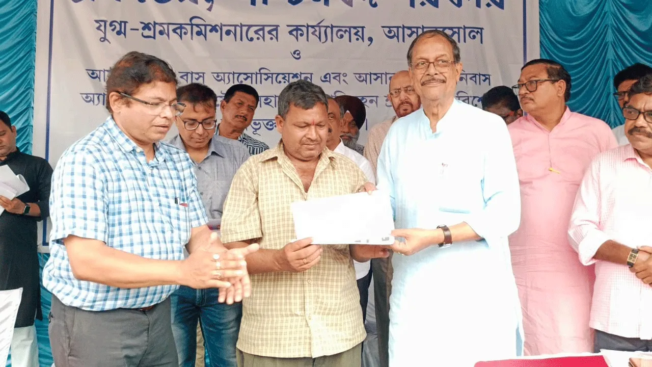 পশ্চিমবঙ্গ পরিবহন শ্রমিকদের সামাজিক নিরাপত্তা প্রকল্পে নাম নথিভুক্তকরণ শিবির