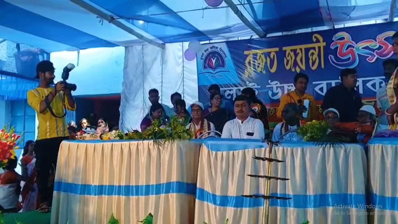 বিজেপি বিধায়কের উপস্থিতিতে নারাজ, অনুষ্ঠানের মঞ্চ ছাড়লেন তৃণমূল নেতা নেত্রীরা