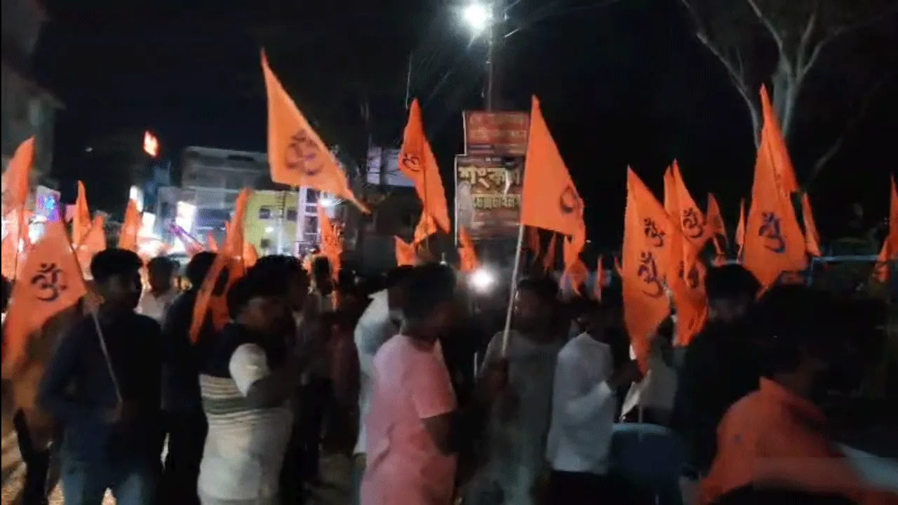 পুলিশের বিরুদ্ধে গৈরিক ধ্বজা খোলার অভিযোগ, রামনবমীর প্রস্তুতি ঘিরে উত্তেজনা বাঁকুড়ার খাতড়ায়
