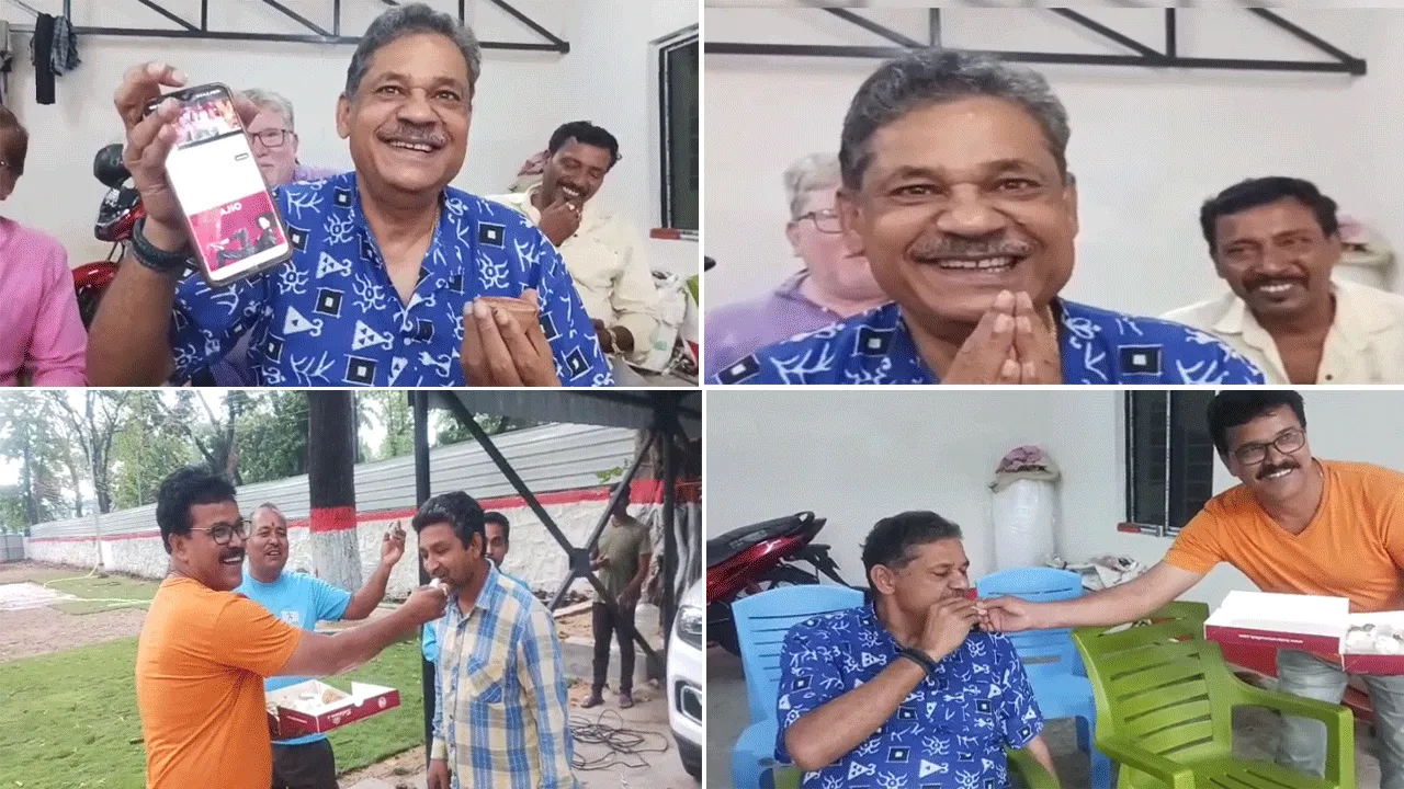 প্রতিপক্ষের বিয়েতে মিষ্টি মুখ কীর্তির, গাইলেন ‘মেরে ইয়ার কি শাদী হ্যায় ‘