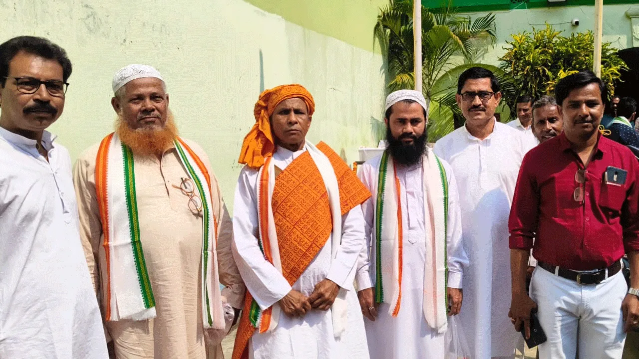 গুসকরায় ‘বাংলা দিবস’ পরিণত হলো ‘সম্প্রীতি দিবস’- এ