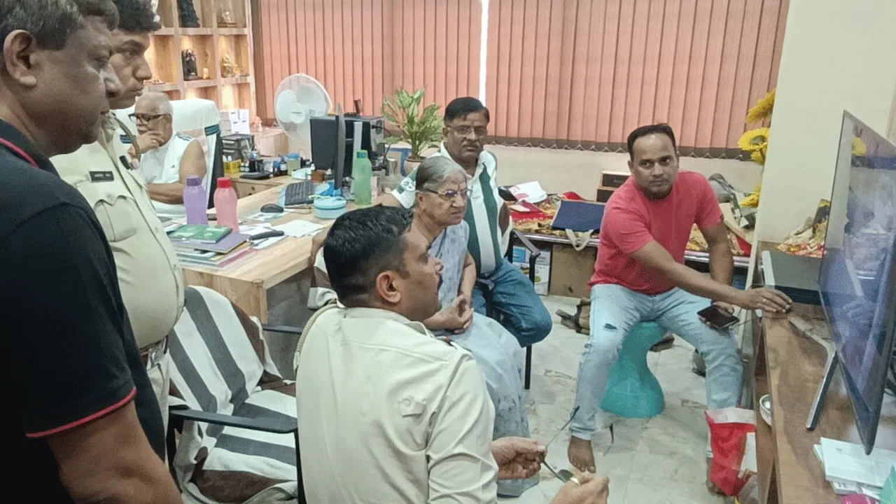অভিনব উপায়ে প্রতারণা, নিমেষে গায়েব সোনার গয়না